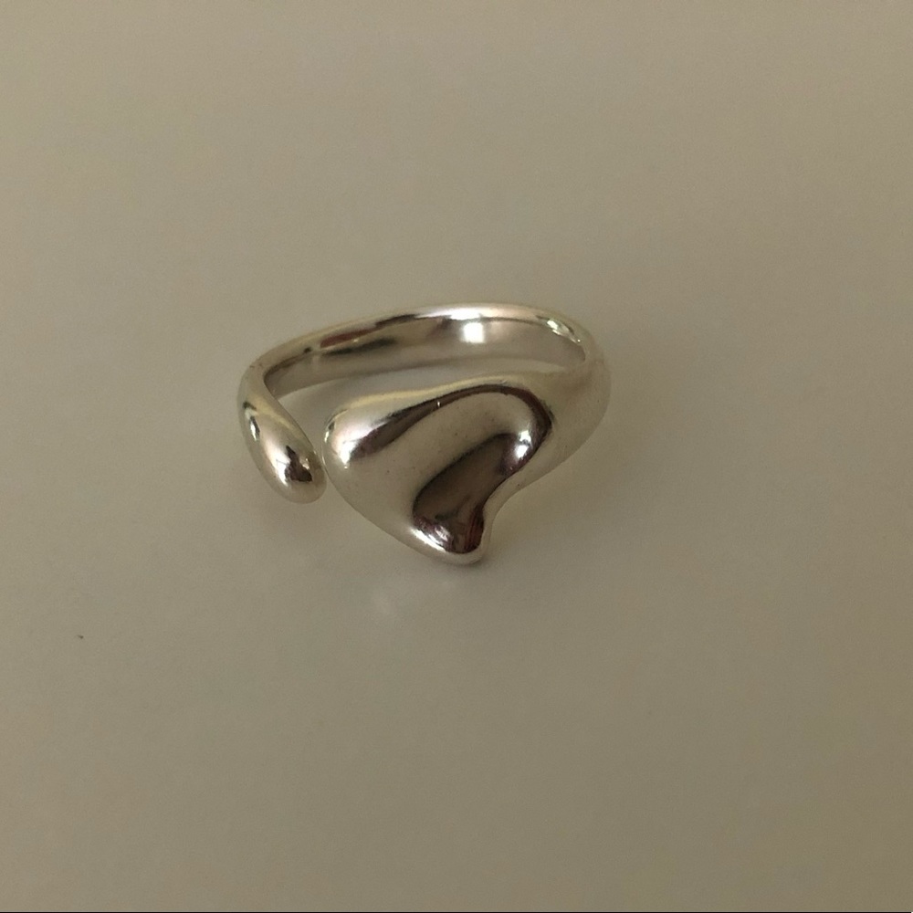 Tiffany & Co. Elsa Peretti Sterling Silver Open Heart Ring size 7.5 with Pouch
